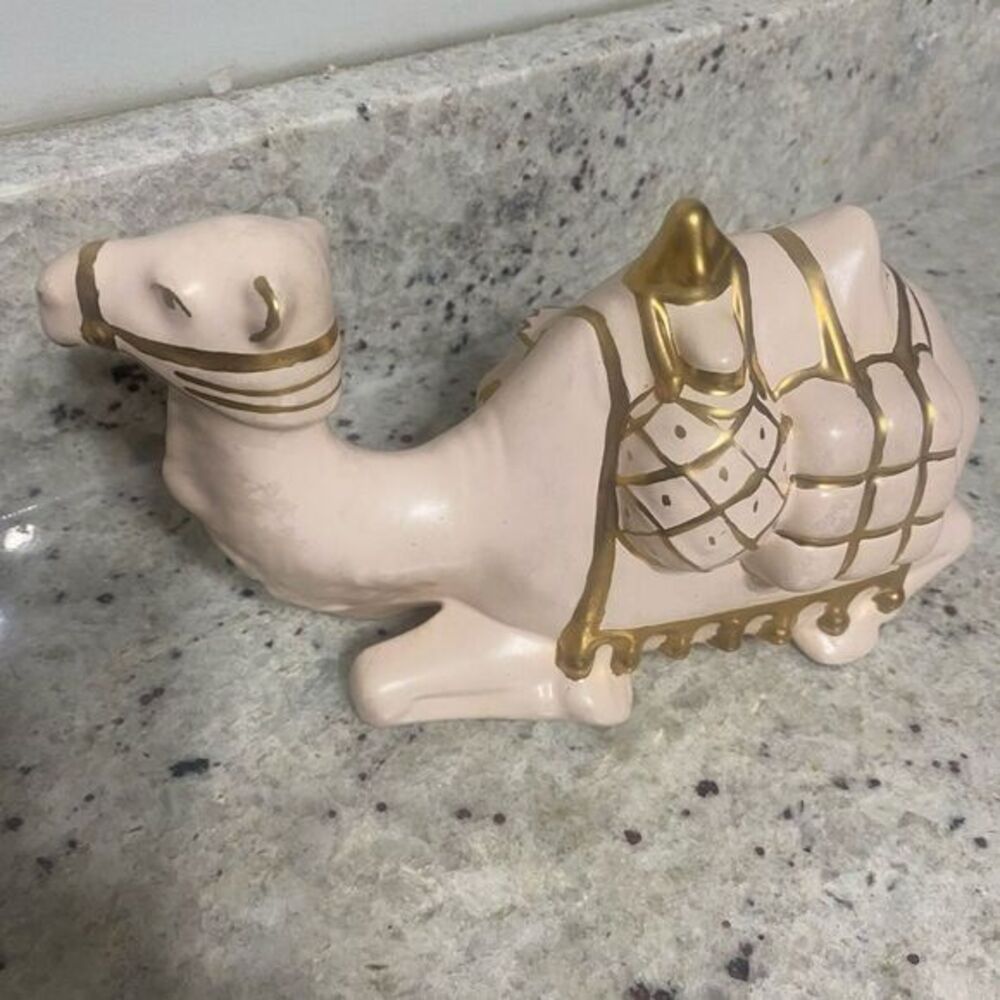 - Vintage ceramic camel statue‎ see description